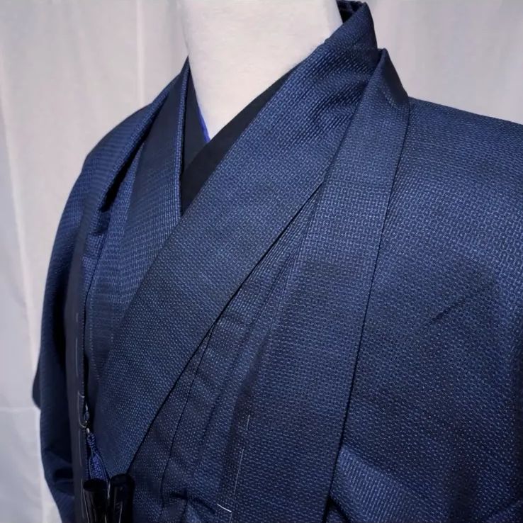 8194☆送料込み❣️ 正絹 奄美大島紬 アンサンブル 反物 4本 まとめ売り❣️ 男物本場奄美大島紬アンサンブルフルセット100亀甲 証紙付き 正絹 逸品