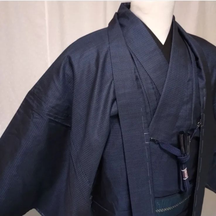 男物本場奄美大島紬アンサンブルフルセット100亀甲 証紙付き 正絹 逸品 男物本場奄美大島紬アンサンブルフルセット100亀甲 証紙付き 正絹 逸品