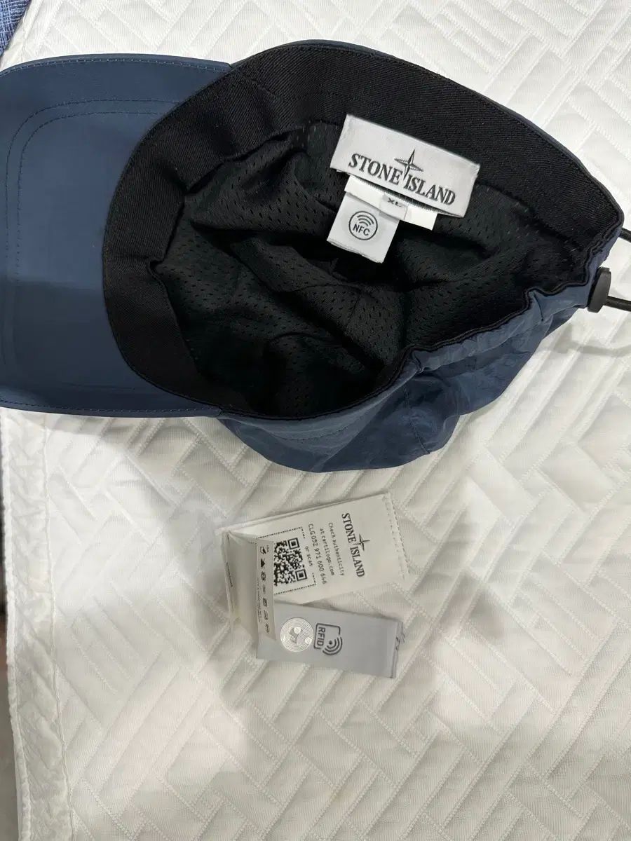 23 ss ストーンアイランド ナイロン ベースボールキャップ メタル XL