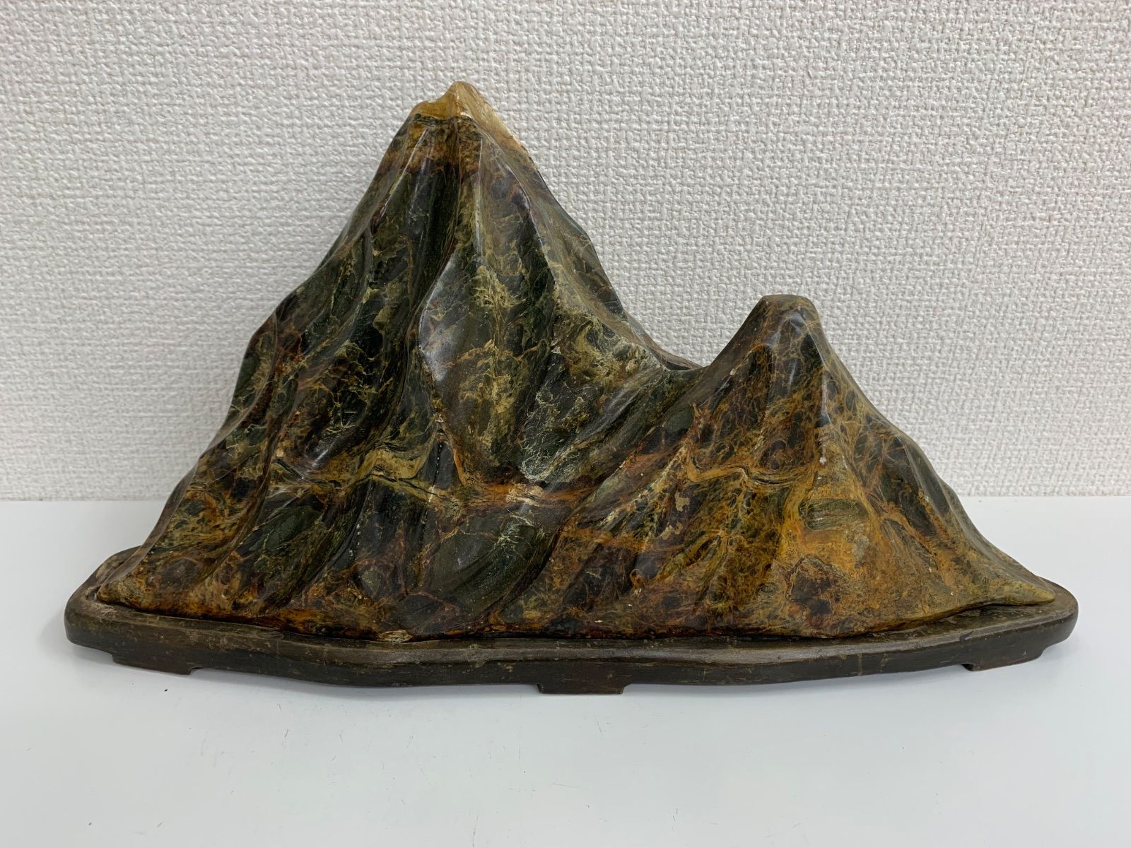 山型 水石 木製台座付き C1017① - メルカリ