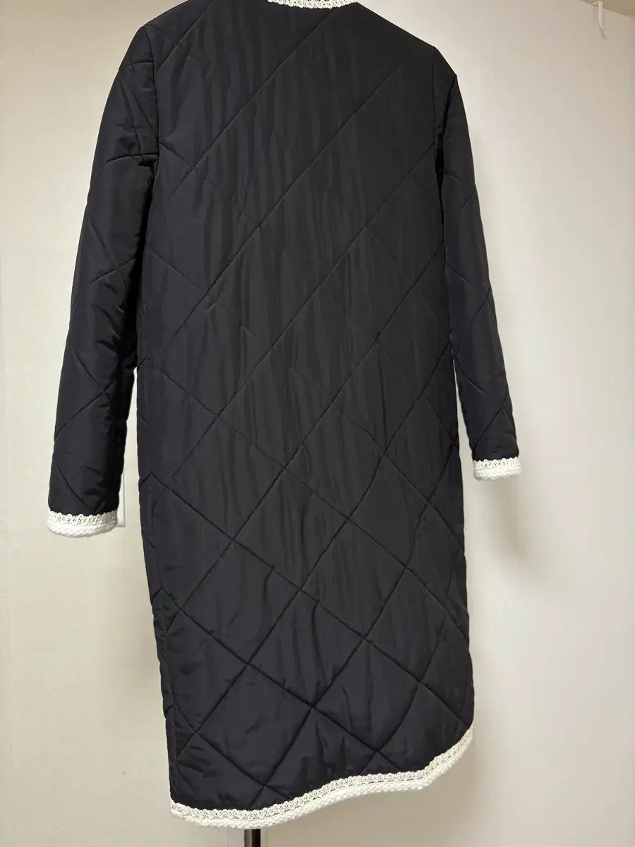 サテン ジュエリーボタン キルティング ダウンコート