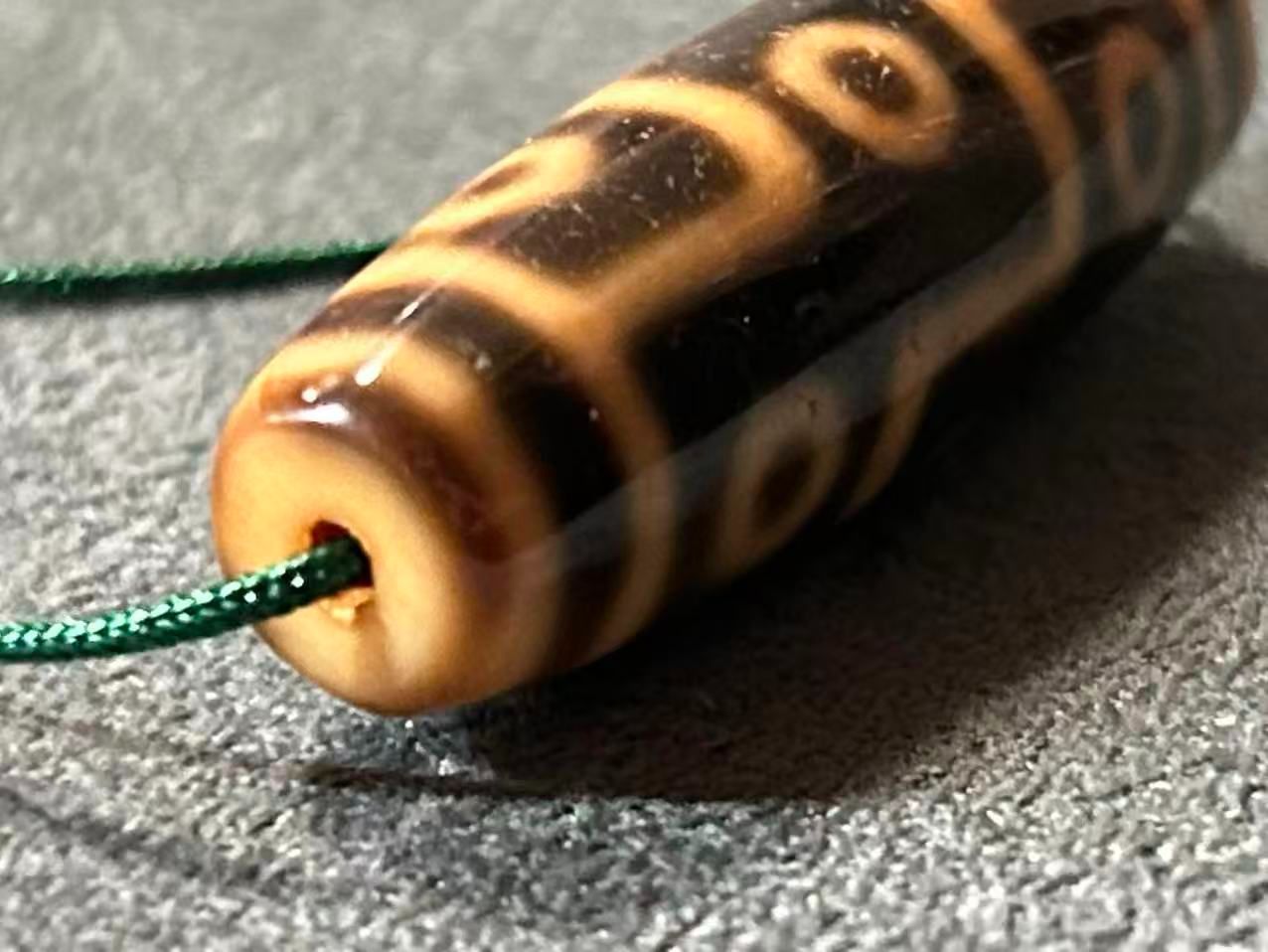 九眼天珠 ／チベット 天珠 dZi ジービーズ 西蔵 - メルカリ