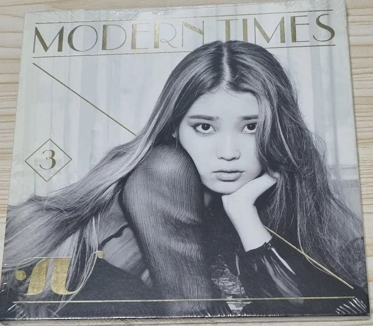 IU(アイユ) Modern Times 3 家 未開封 - メルカリ