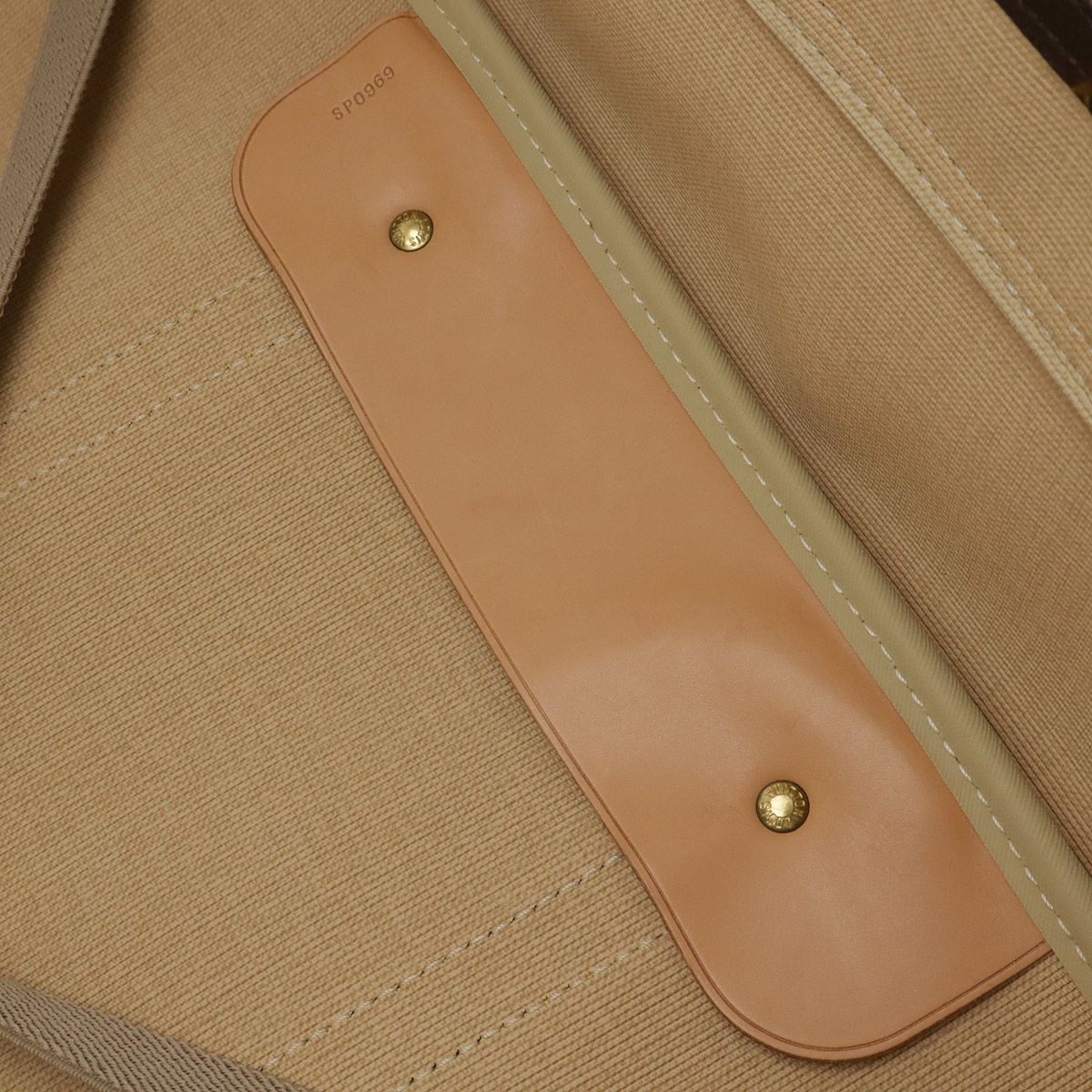 トラベルバッグ