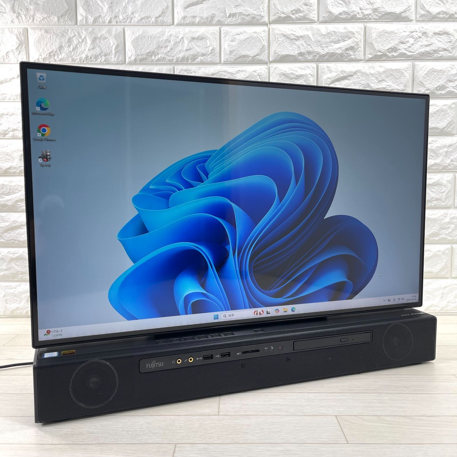 モニター一体型PC corei 7-9750 H SSD搭載