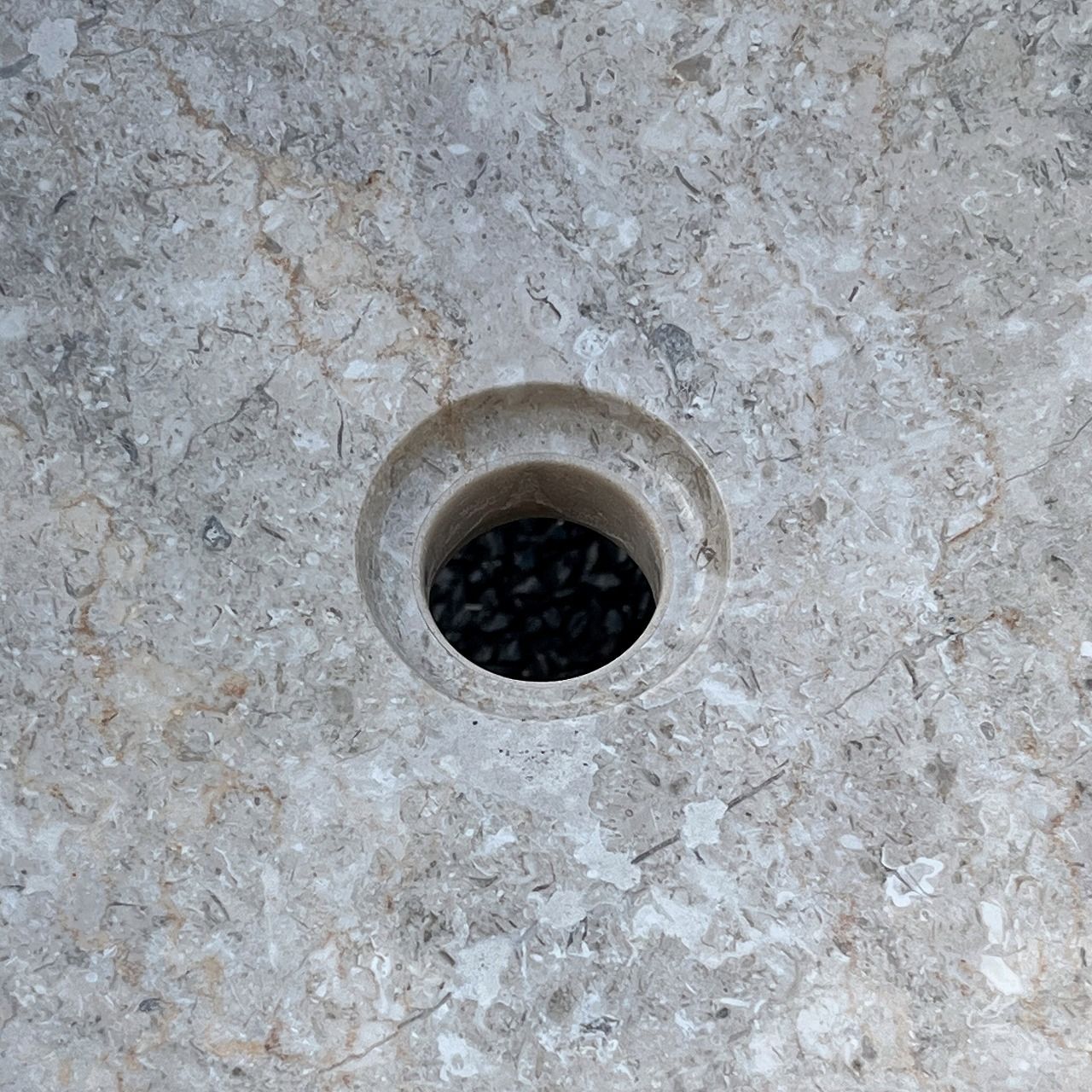  天然大理石 洗面ボウル 直径45 cmX高さ15 cm ベージュ ナチュラルマーブルストーン 洗面台 手洗い トイレ エクステリア ガーデン 立水栓水受け皿 シンク 丸鉢 排水栓 カクダイ4300-32付き DIY 250985 浴室 浴槽 洗面所 住宅設備