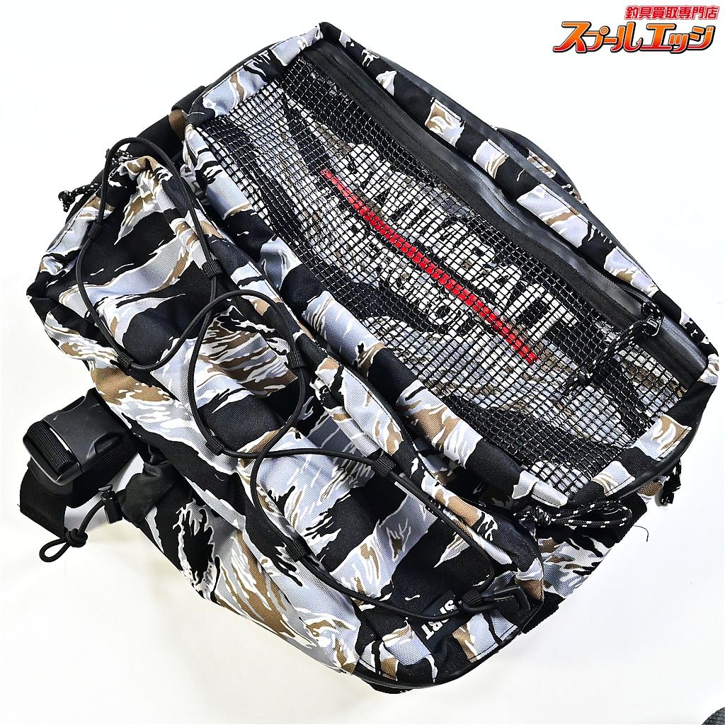 スイムベイトアンダーグラウンドxスーパーベイト タンクバッグ タイガーカモ TANKBAG K_100 e 08412