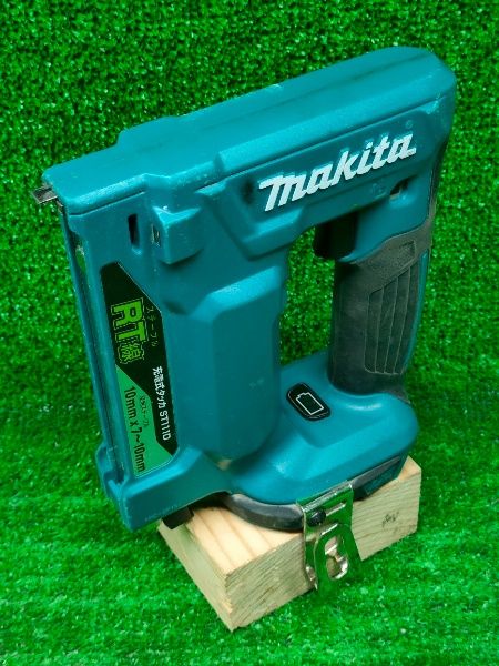マキタ 充電式タッカ RT線 本体のみ バッテリー 充電器別売 T 4 14.4 V