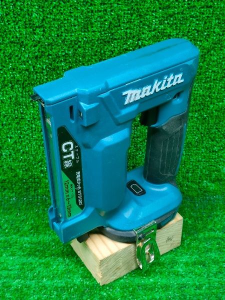 マキタ 充電式タッカ CT線 本体のみ バッテリー 充電器別売 ST 312 D 18 V