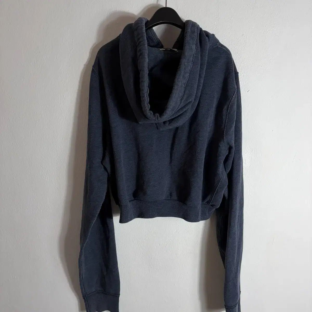 アバクロンビー ネイビー クロップド フードジップアップ L