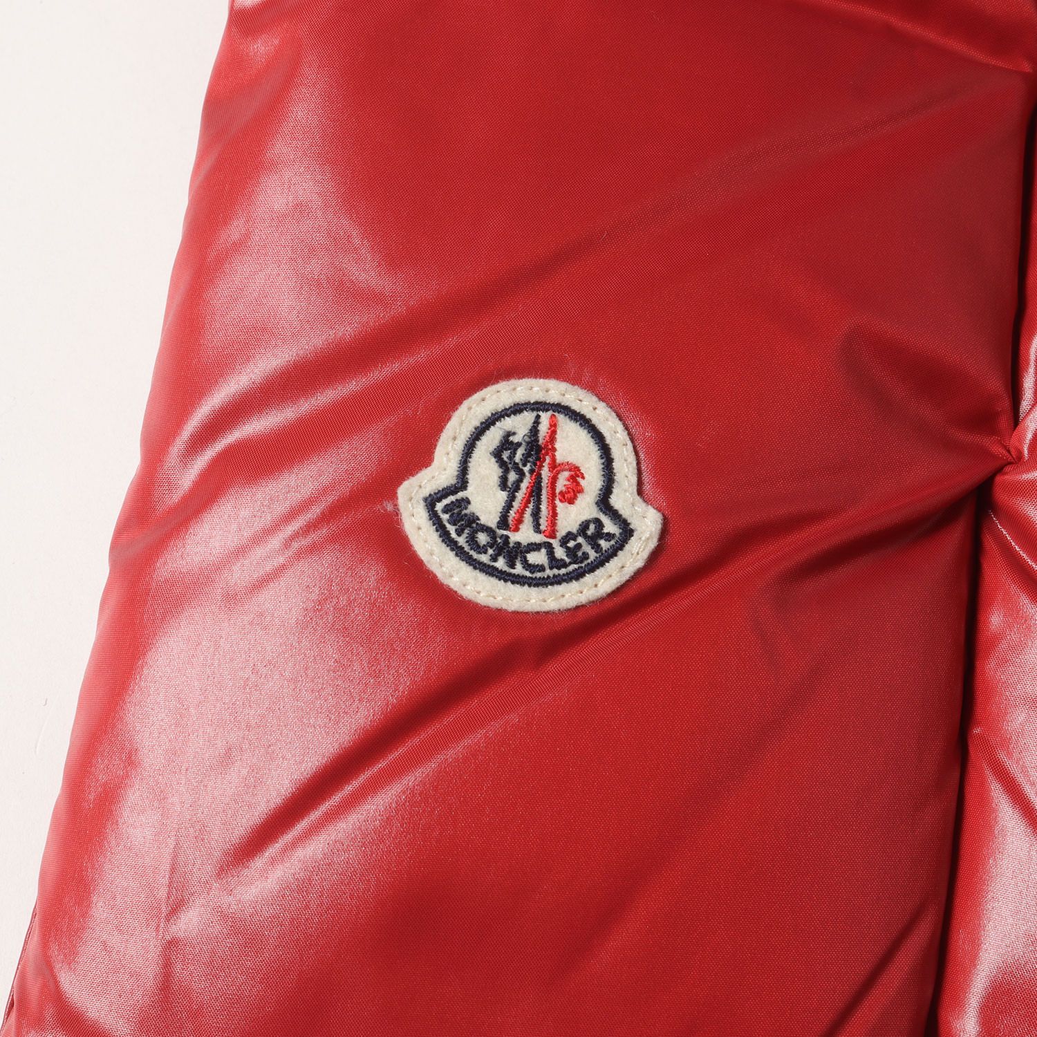 MONCLER モンクレール マフラー | ロゴパッチ付き シャイニー ナイロン