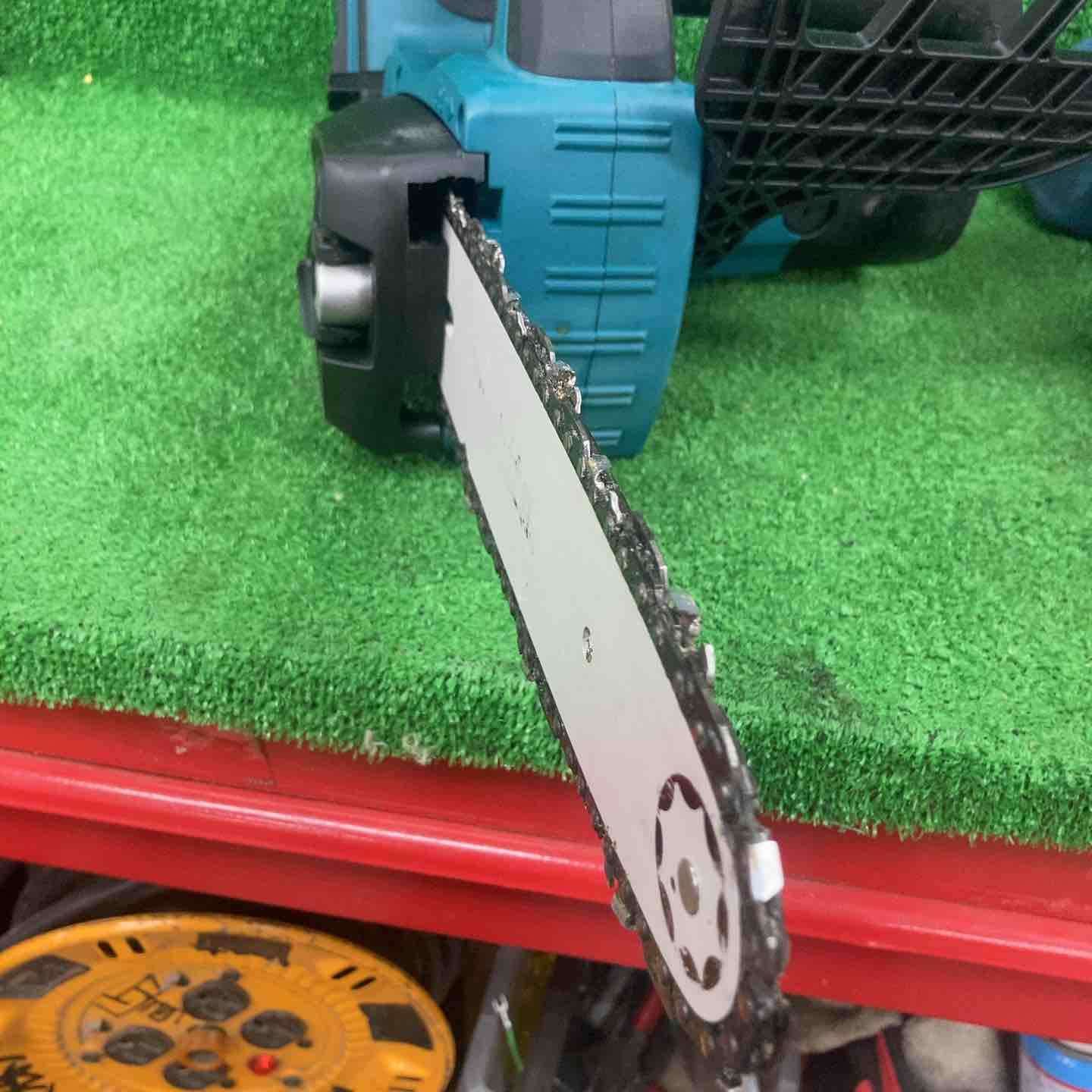 makita コードレスチェーンソー