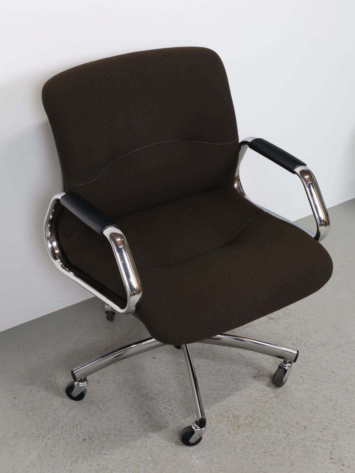 ブラウンファブリック