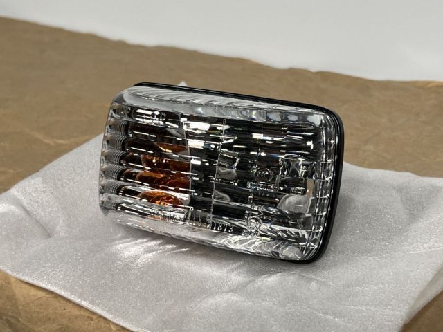 新品/美品 いすず エルフ NHR85AN 純正 右フロントウインカー ターン