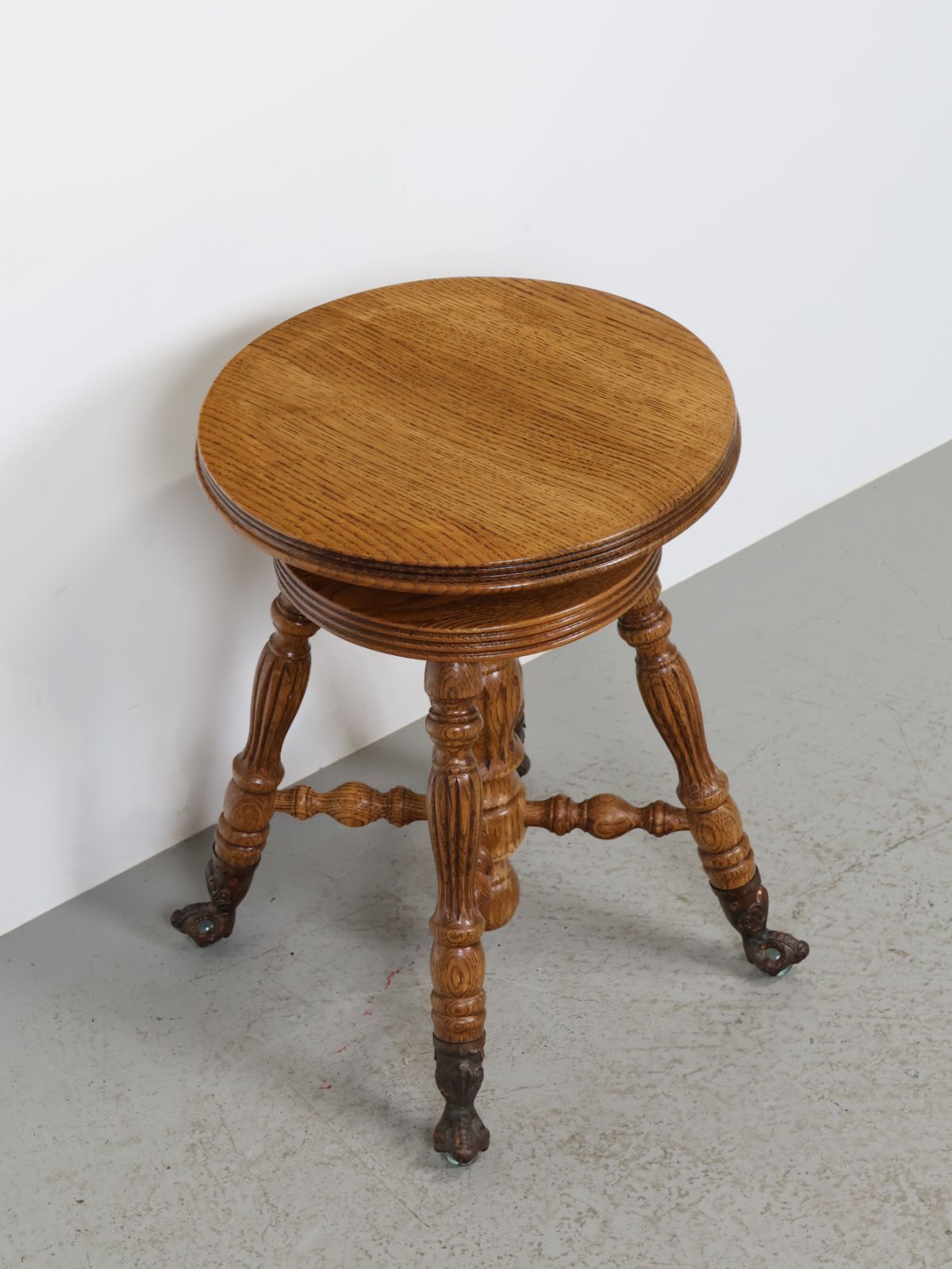 1940 - 50年代 ヴィンテージ オーク ボールクロウレッグ ピアノ