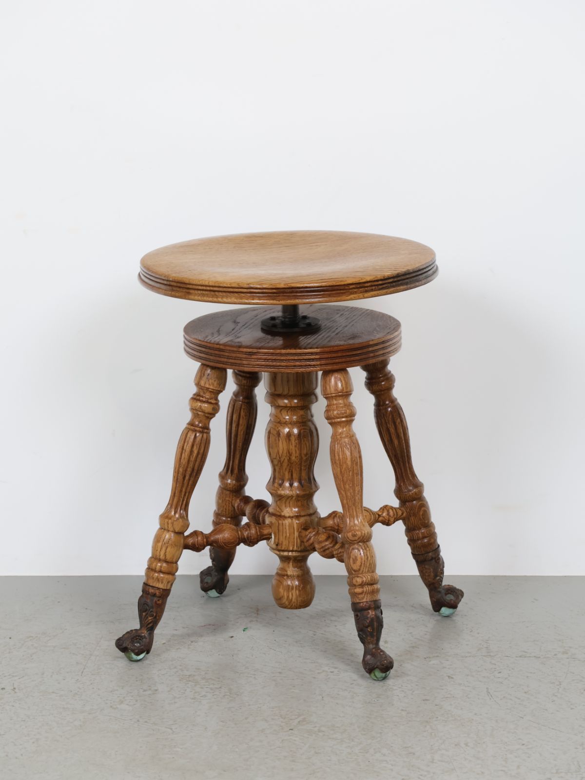 charles parker社製　クロウレッグのピアノスツール charles parker社製 クロウレッグのピアノスツール