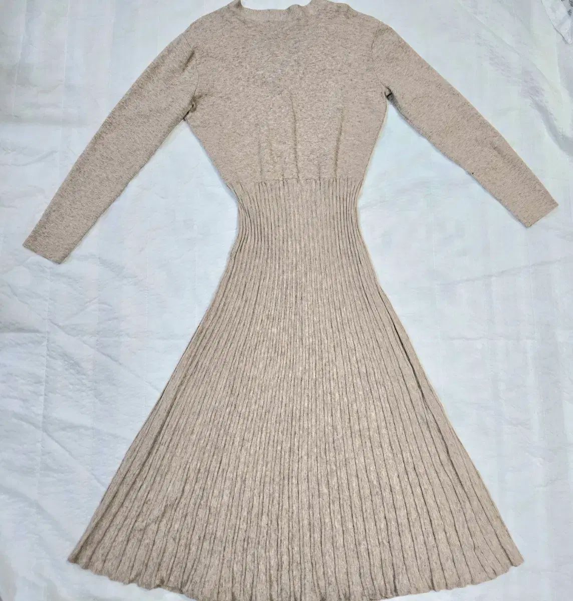 ジゴット プリーツ ニット ONE PIECE