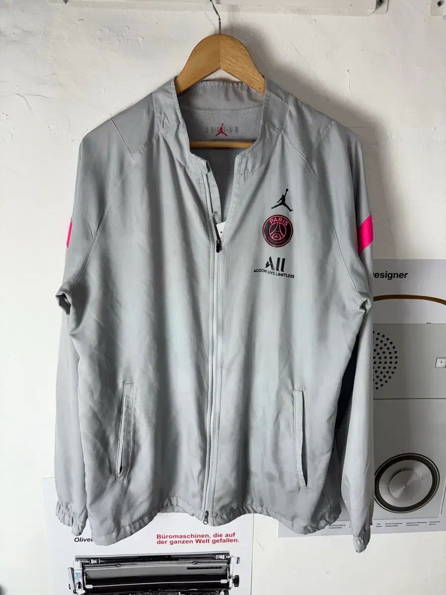 ジョーダン パリ サンジェルマン ジャージ