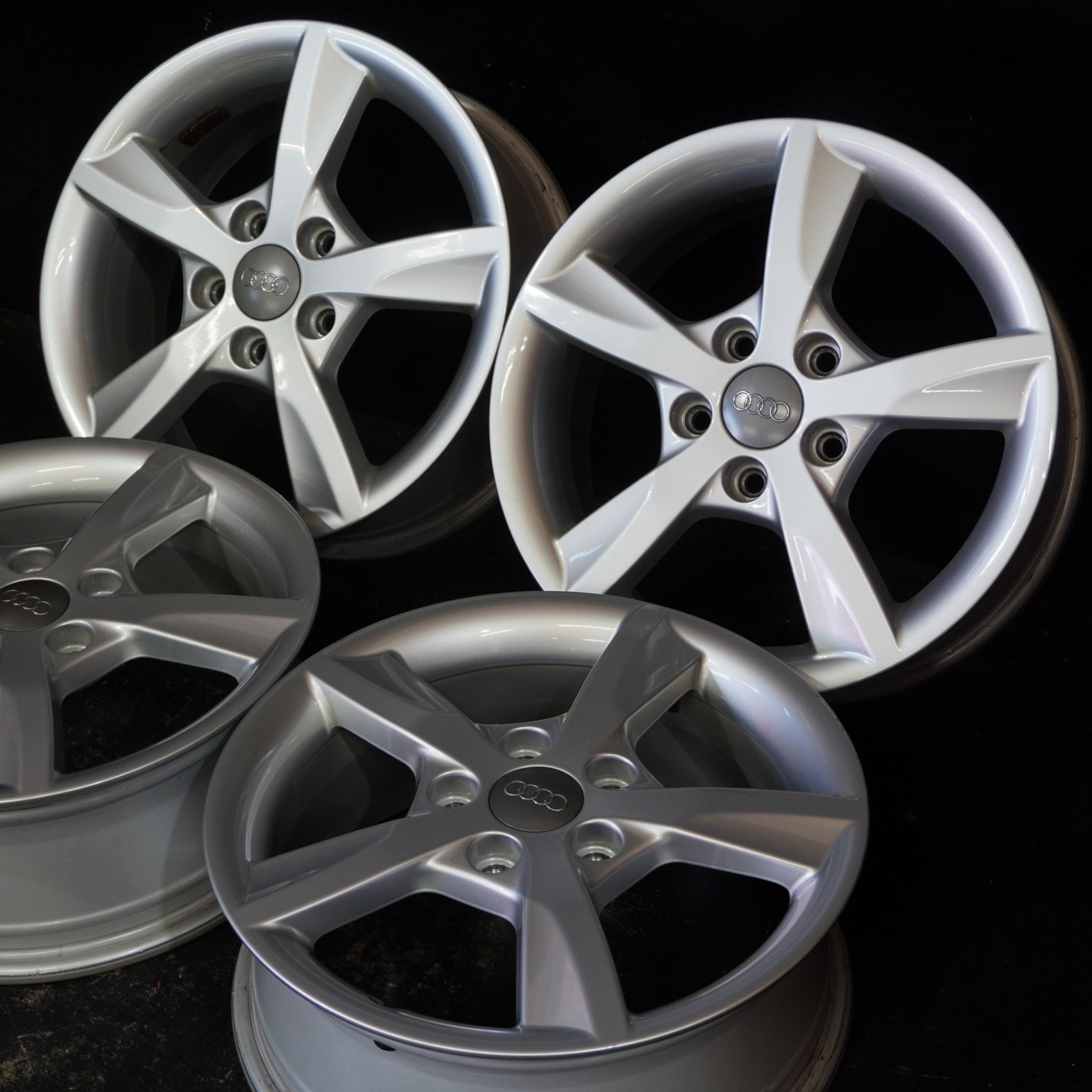 アウディ A 3 16 6 J 48 112 5 H 球面 4本
