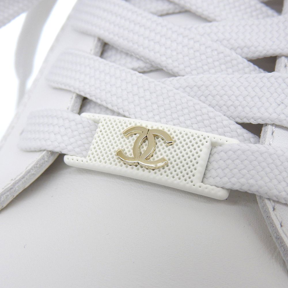 CHANEL シャネル 未使用 ココマーク エンボスロゴ レザーローカット