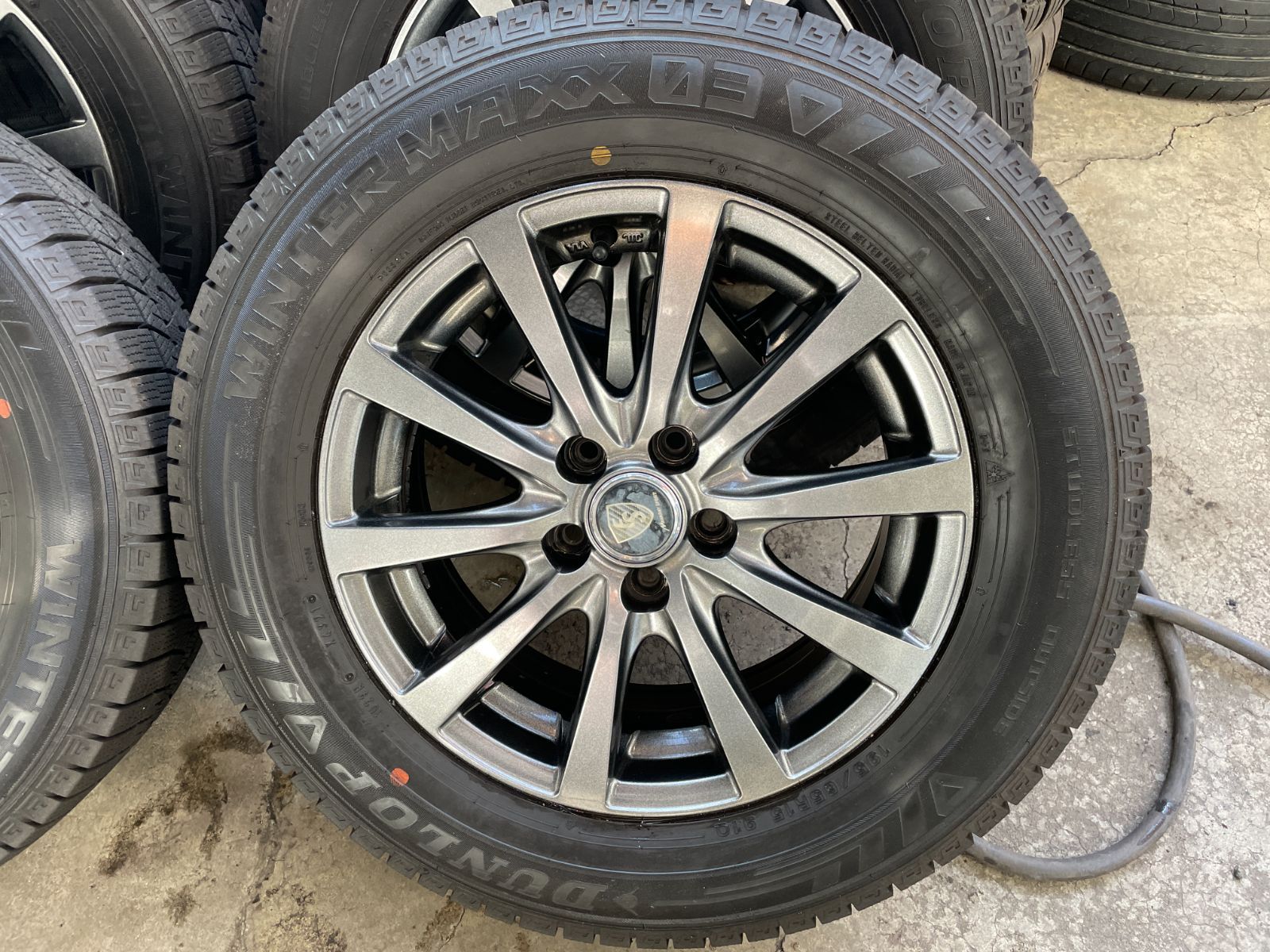 MANARAY SPORT アルミホイール 15インチ 6 0 J 45 PCD 100 5 H＆スタッドレス WINTER MAXX 03 195 65 R 15 品 4本セット 菅64