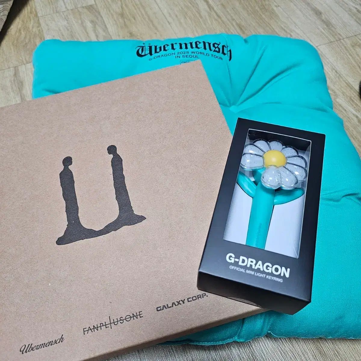 G DRAGON ジードラゴン パワースカーフ アンコールコンサート クッション ミニキーホルダー まとめ