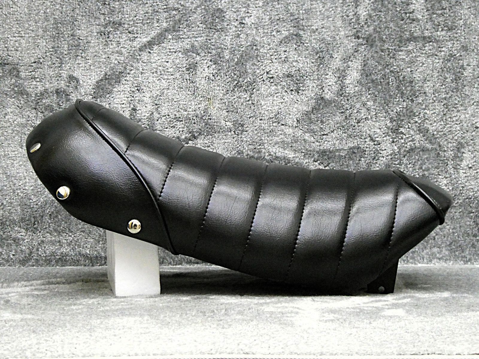 モンキー125 鋲打ち 黒皮 タックロールシート /完成品BLACKブラック