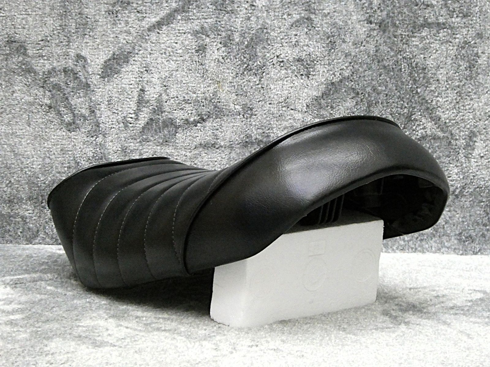 モンキー125 黒皮 タックロールシート /JB02 JB03 JB05 モンキー125 黒皮 タックロールシート /完成品BLACKブラックJB02黒JB03