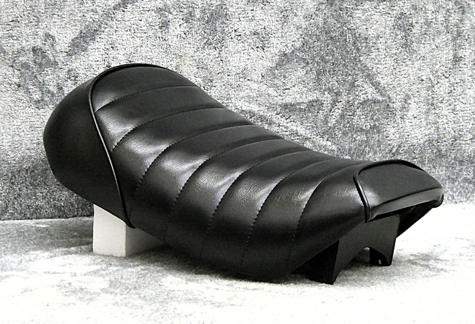 モンキー125 黒皮 タックロールシート /JB02 JB03 JB05 モンキー125 黒皮 タックロールシート /完成品BLACKブラックJB02黒JB03