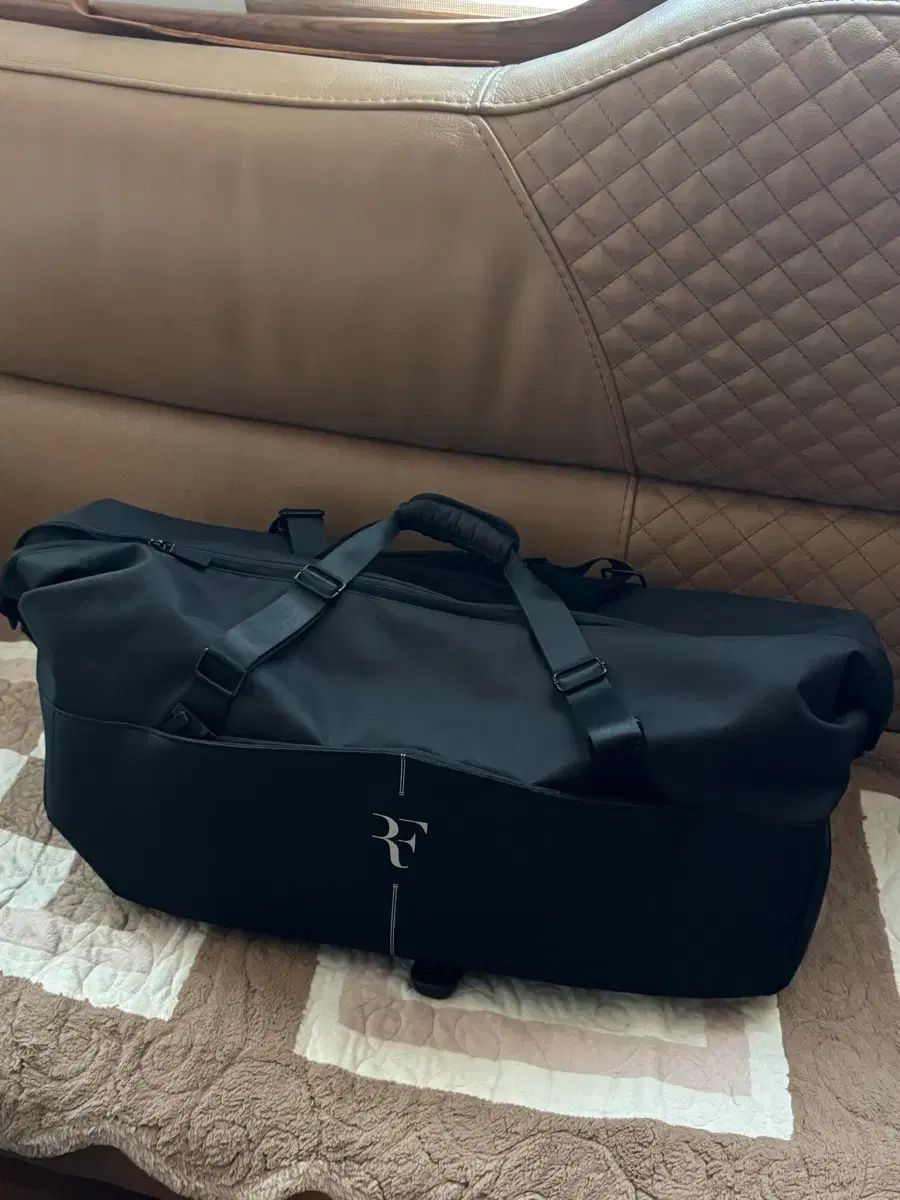 ウィルソン RFプラクティス ラケットバッグ ダッフルバッグ 6 PK ほぼ