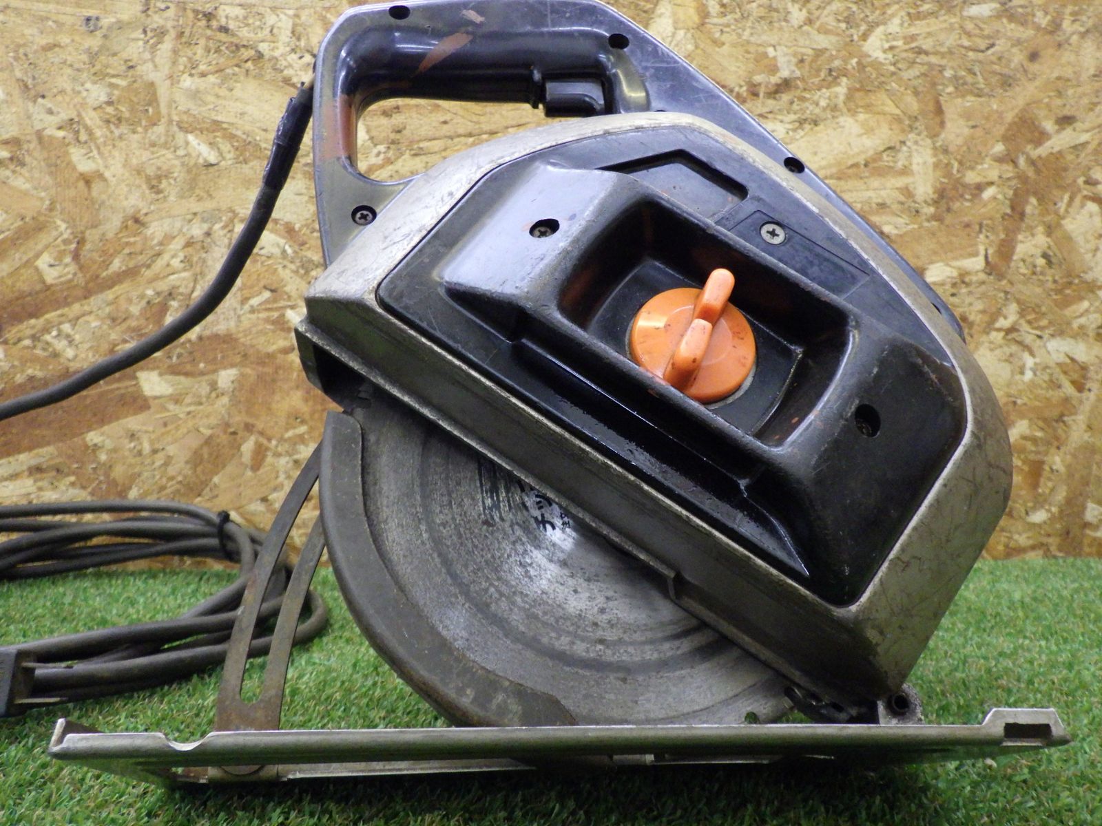 新ダイワ 防じんカッター 型番不明 防塵カッター 電動工具 切断機 簡易 品