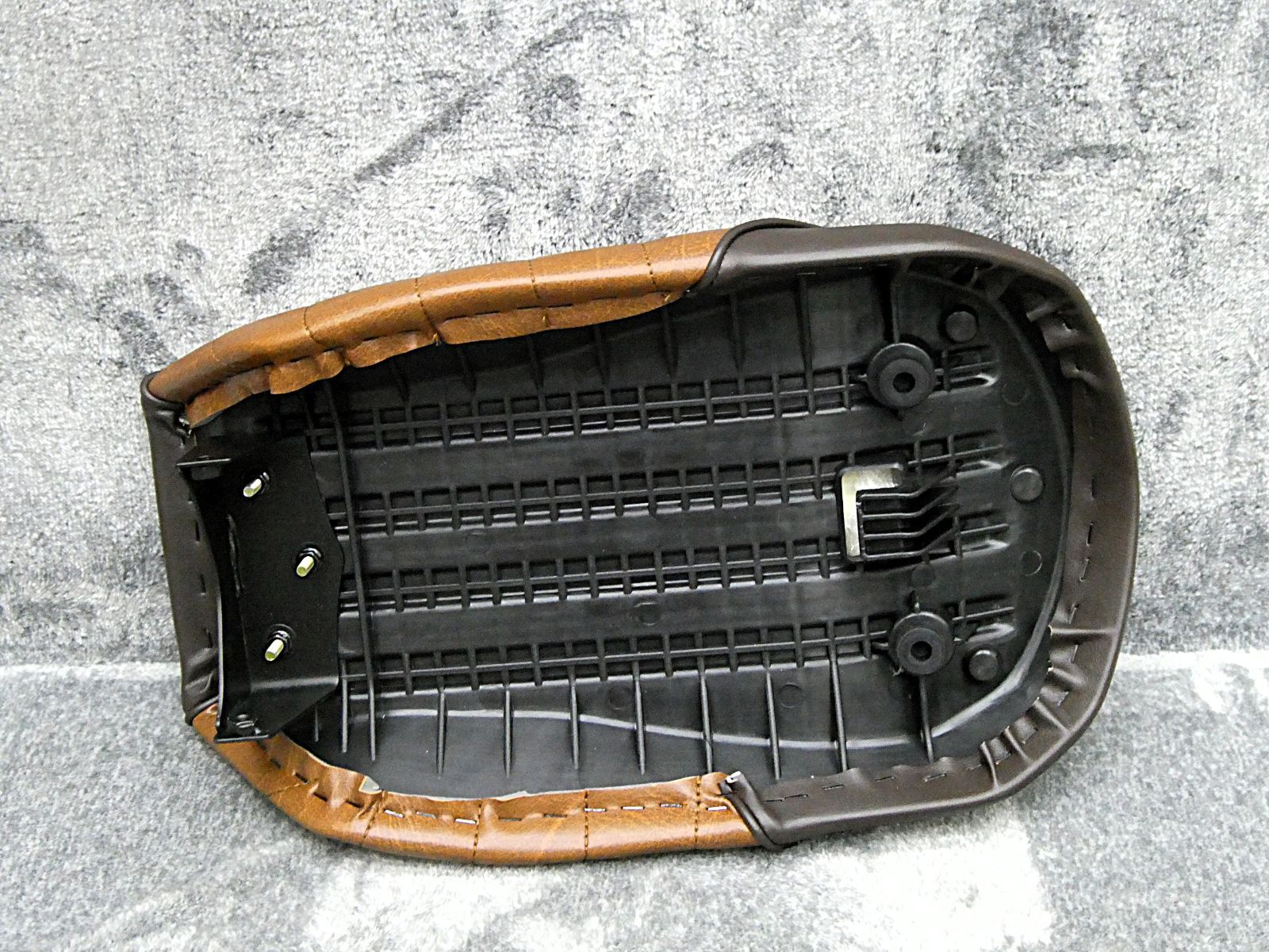 モンキー125 茶皮 タックロールシート /JB02 JB03 JB05 モンキー125 茶ツートン タックロールシート /完成品BROWNブラウンJB02