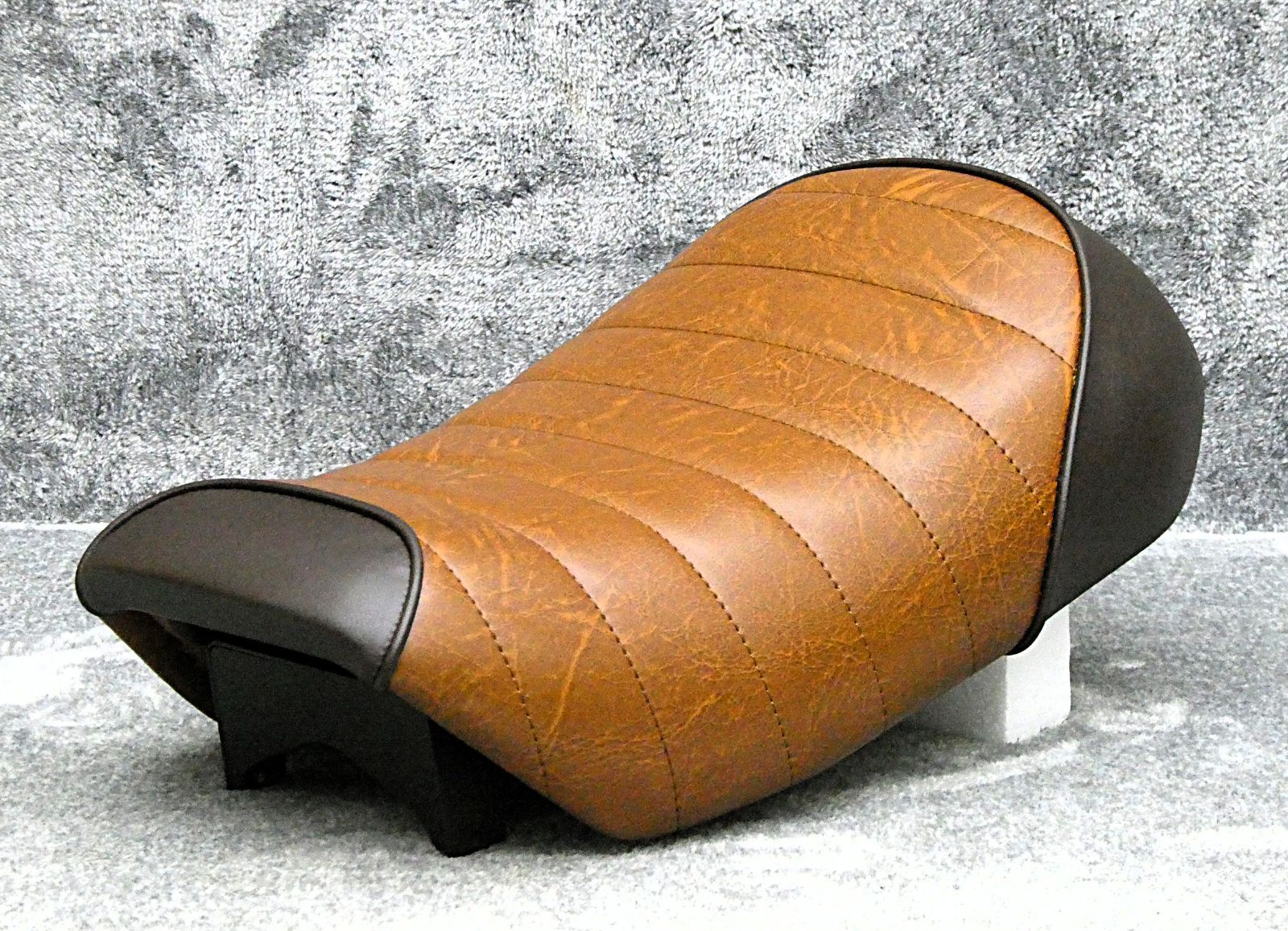 モンキー125 茶ツートン タックロールシート /完成品BROWNブラウンJB02