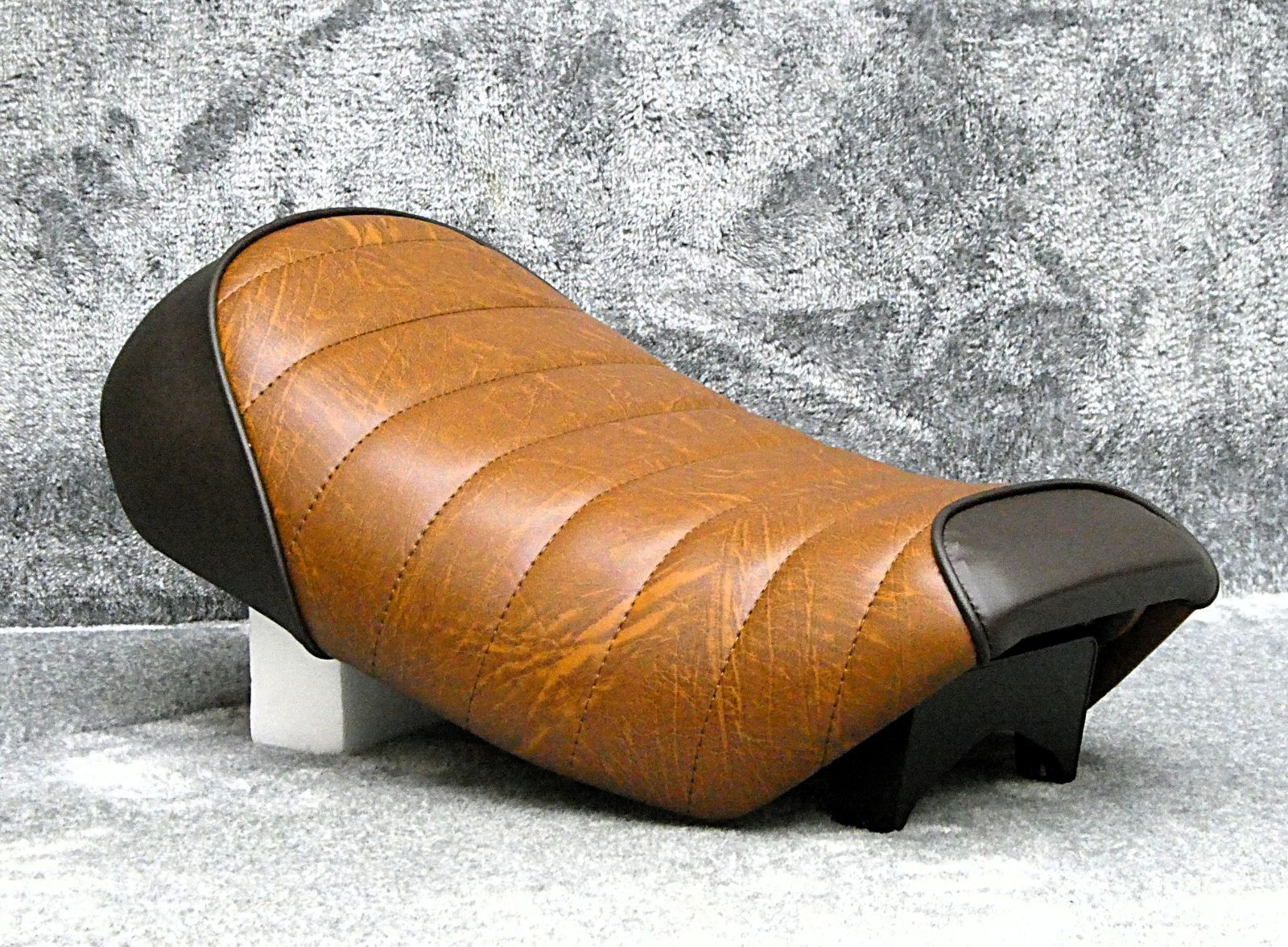 モンキー125 茶ツートン タックロールシート /完成品BROWNブラウンJB02