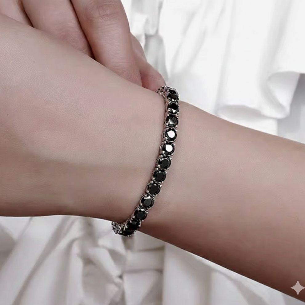 18ctが放つ贅沢】希少ブラックモアサナイト×5mmテニスチェーン