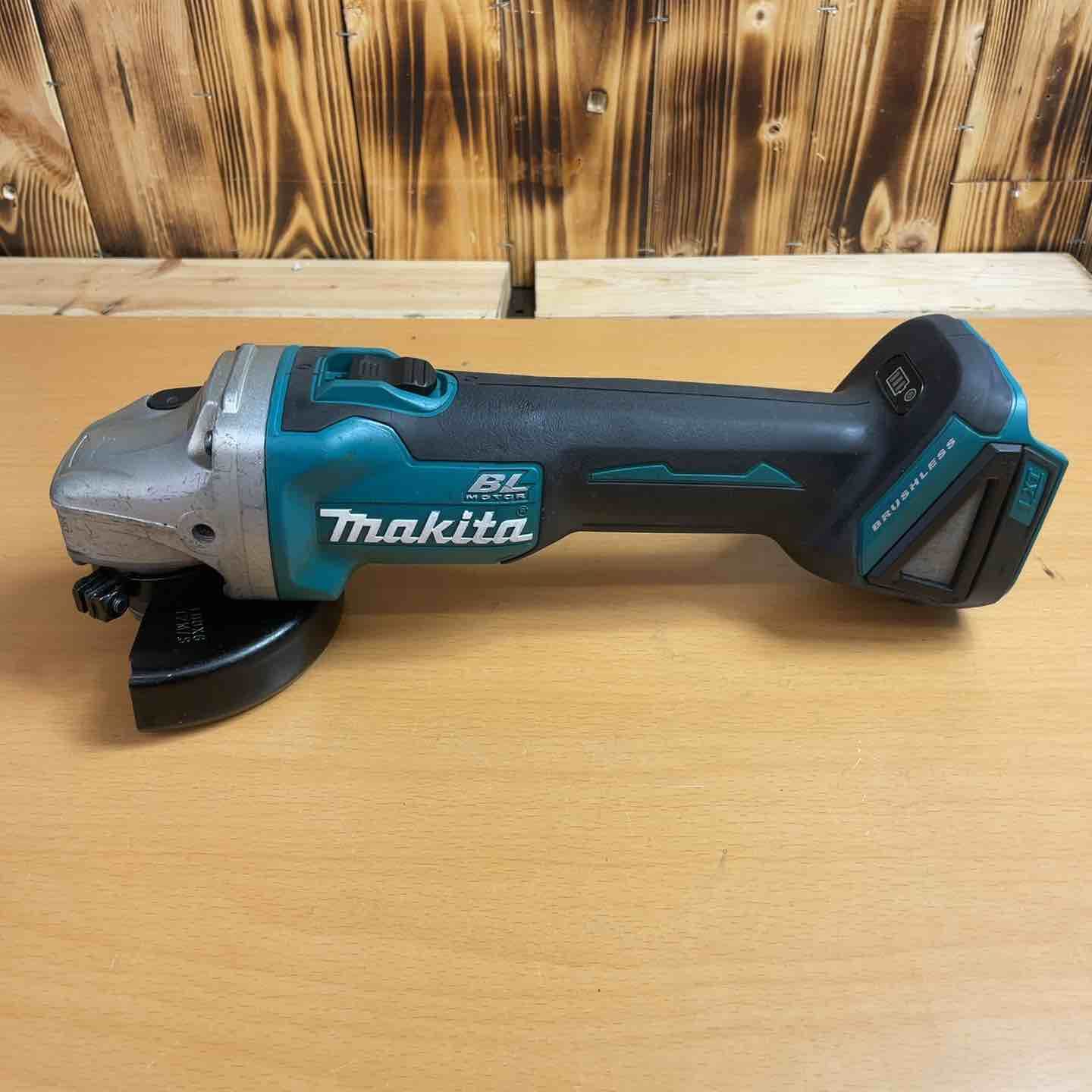 マキタ makita 100 mmコードレスディスクグラインダ GA 404 DN 本体のみ