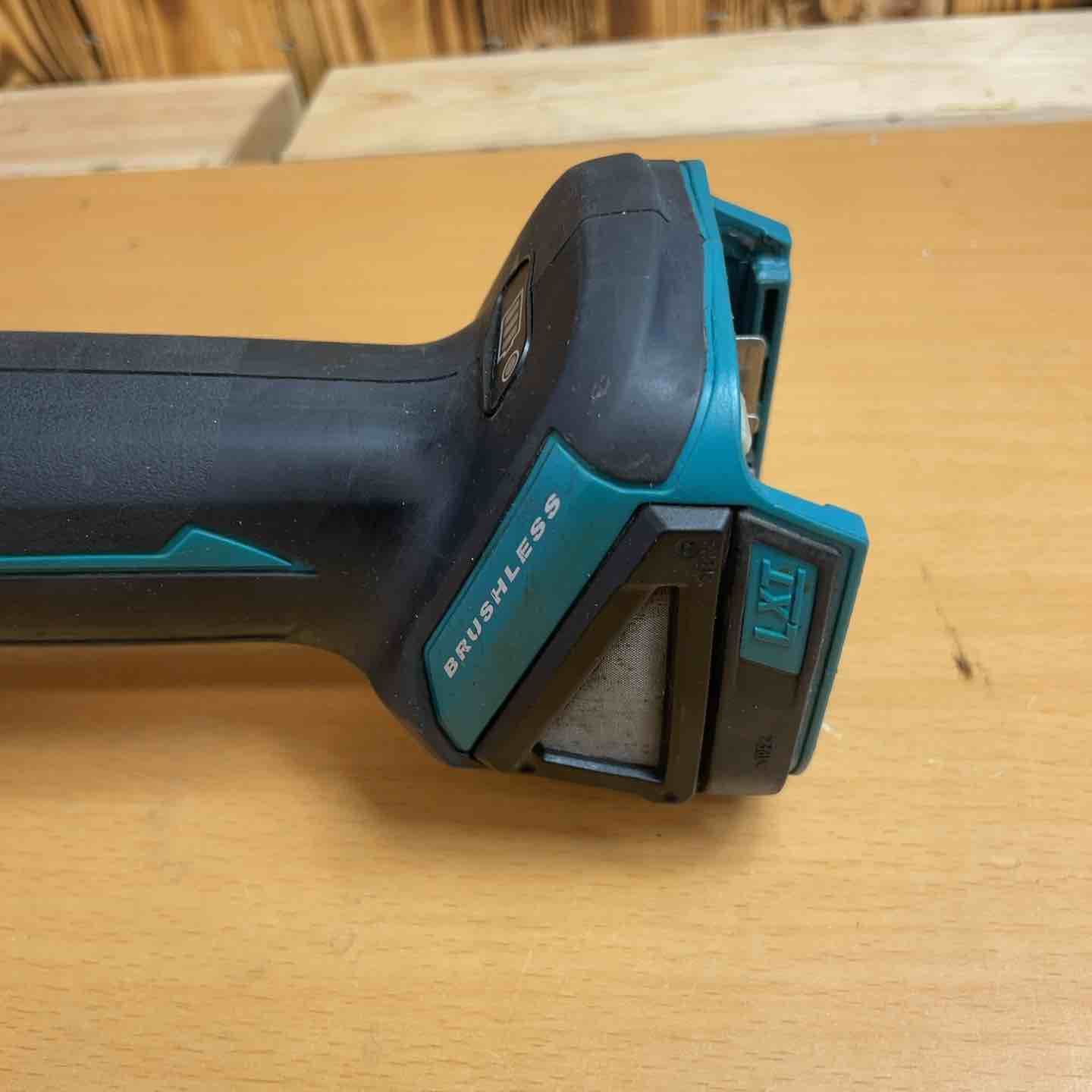 マキタ makita 100 mmコードレスディスクグラインダ GA 404 DN 本体のみ