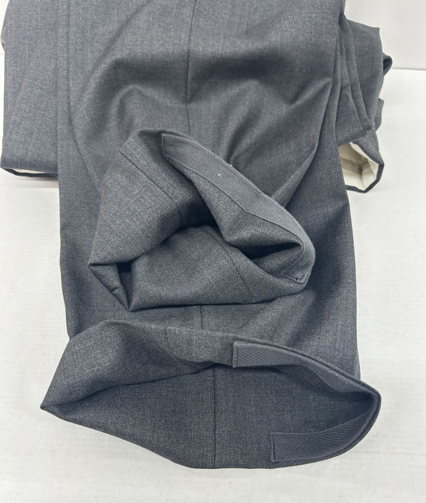 中古 Salvatore Ferragamo 2タック スラックス グレー 丈詰め済