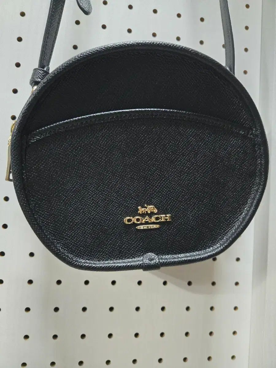 000516 コーチ ブラック ラウンド クロスバック