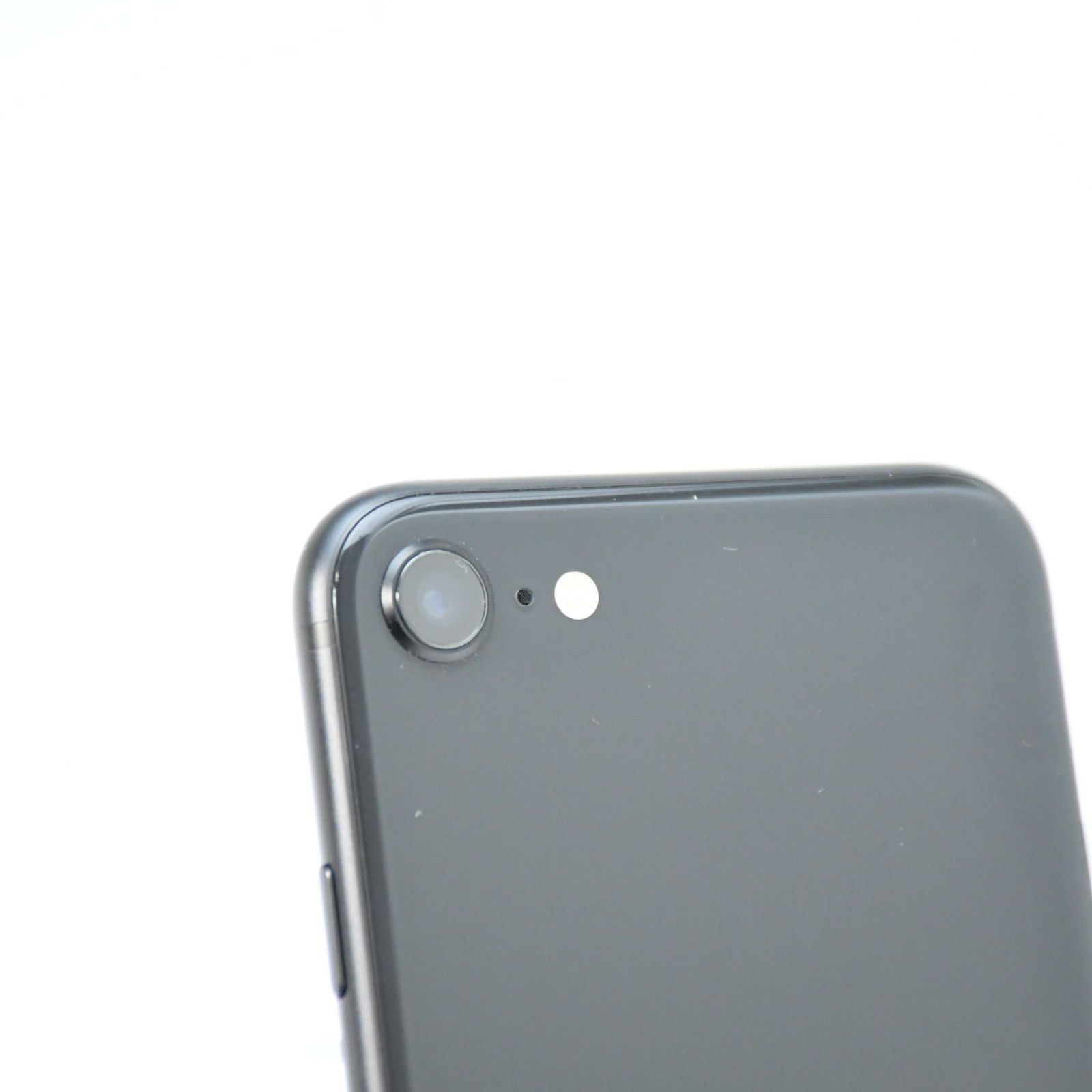 美品＊純正バッテリー82％】SIMフリー iPhone SE 第2世代 64GB