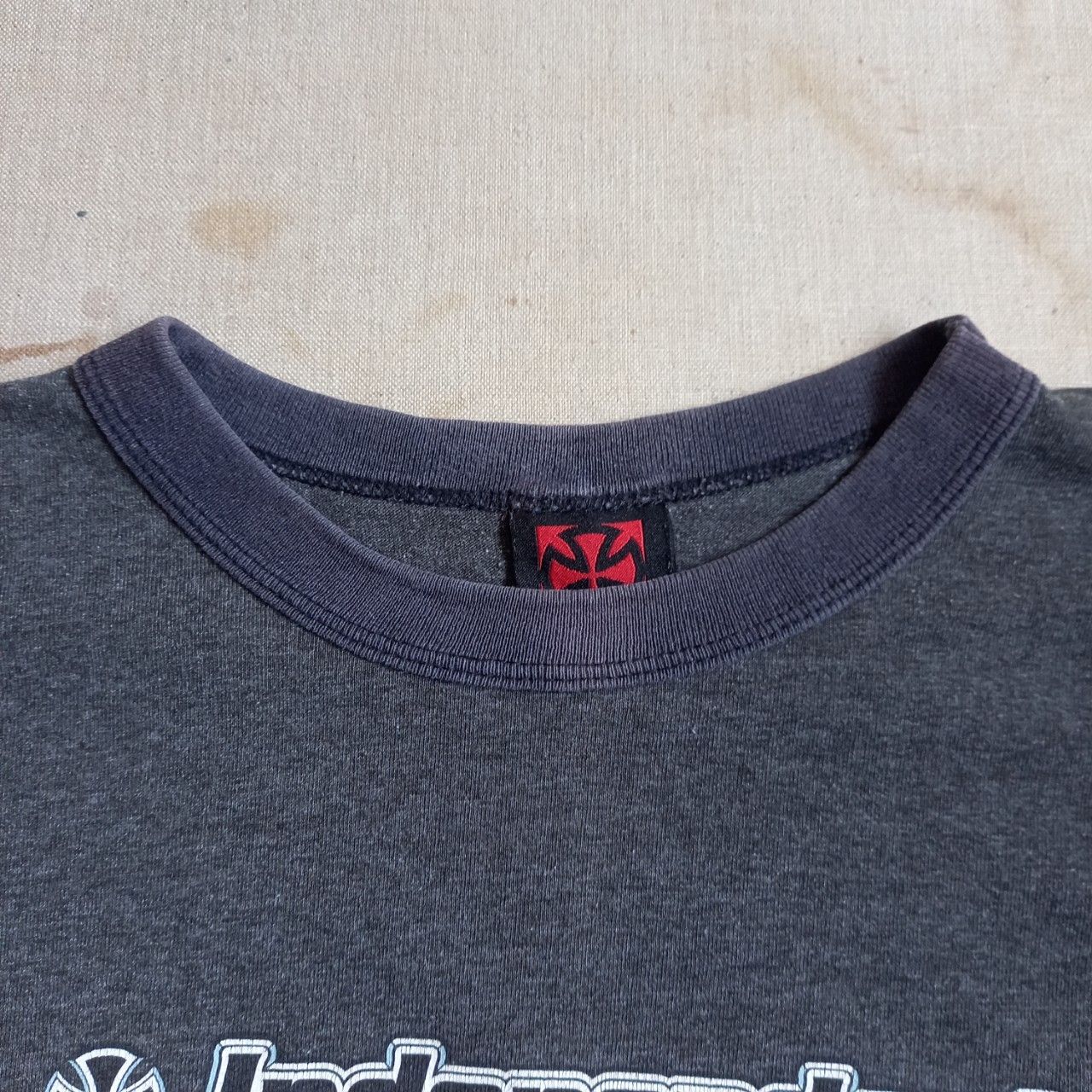 00s Independent アイアンクロスロゴ Tシャツ グレー XL 00s Independent アイアンクロスロゴ Tシャツ グレー XL