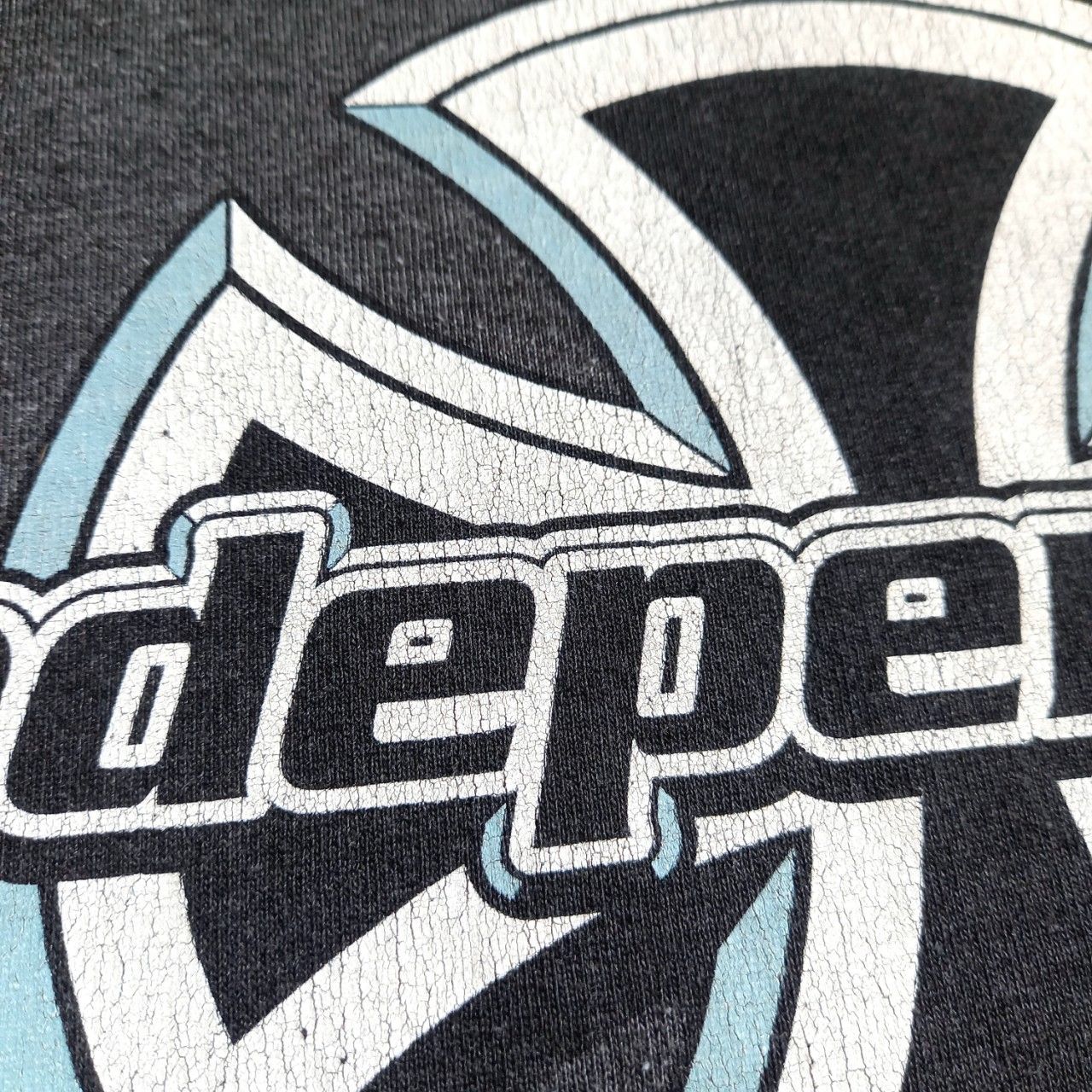 00s INDEPENDENT アイアンクロス Tシャツ Mサイズ位 バークロスロゴ