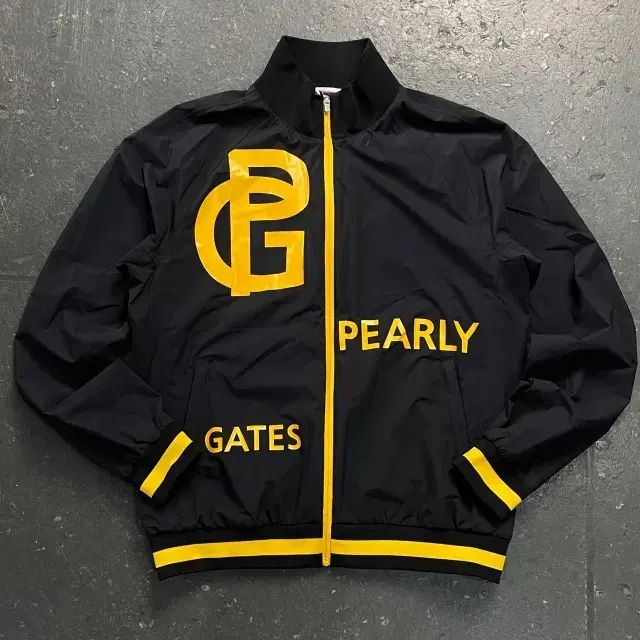 95 パーリーゲイツ ビックロゴ プリント ブルゾン ジャケット