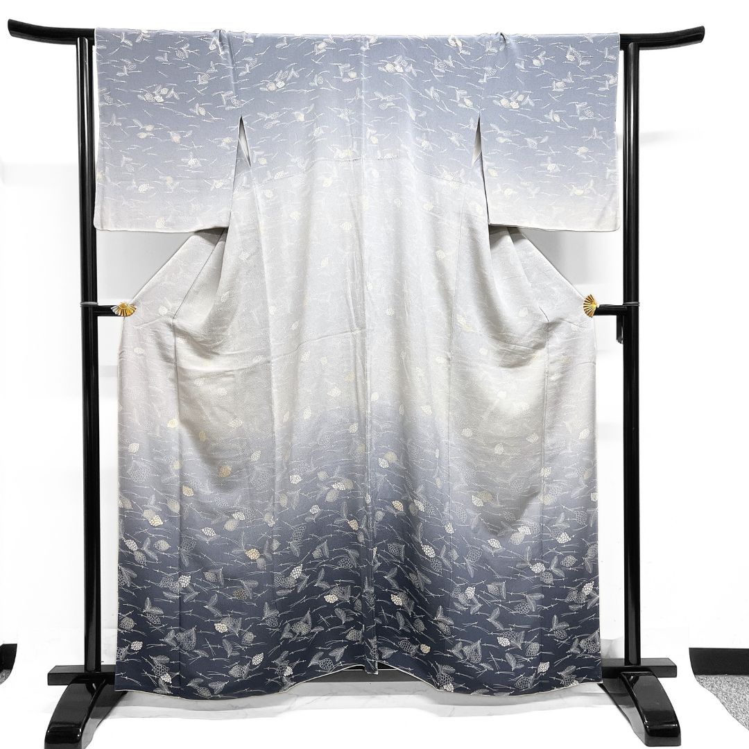 付け下げ 金駒刺繍 松ぼっくり 松葉 グラデーション 紋無し 着物 123 b d ms