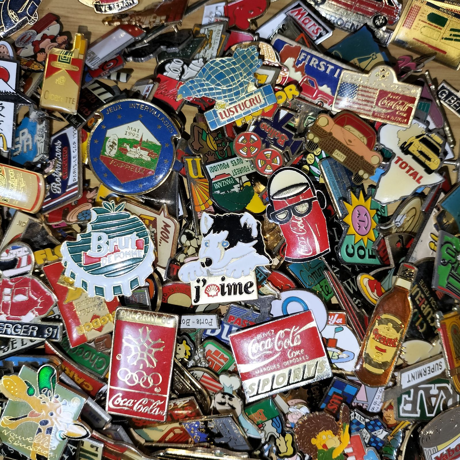 フランス雑貨★ピンバッジ大量200個セット★PFB01 フランス雑貨☆ピンバッジ大量200個セット☆PFB01