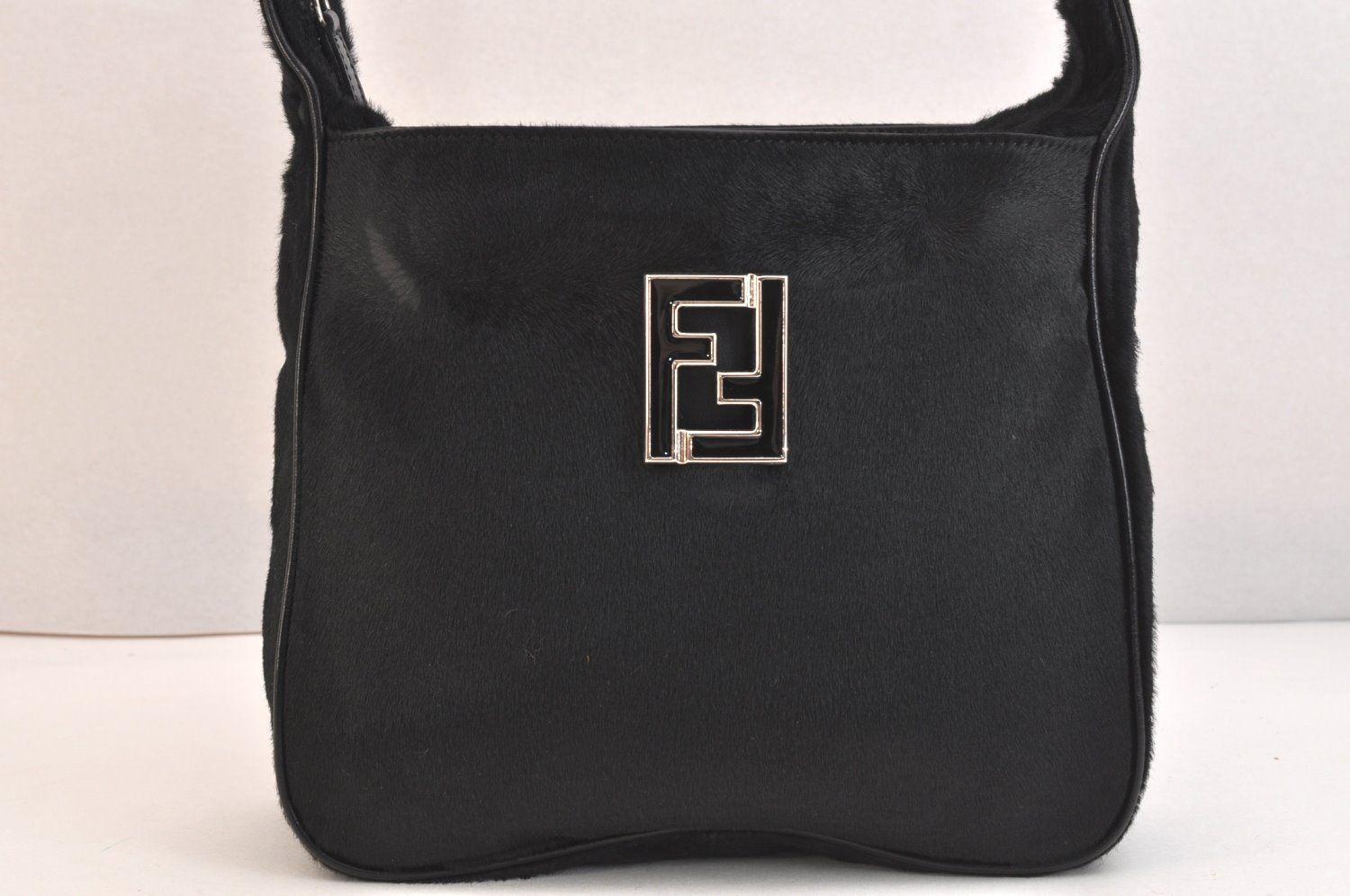 FENDI フェンディ ヴィンテージ ショルダーバッグ 財布 ハラコ ブラック 5005 N