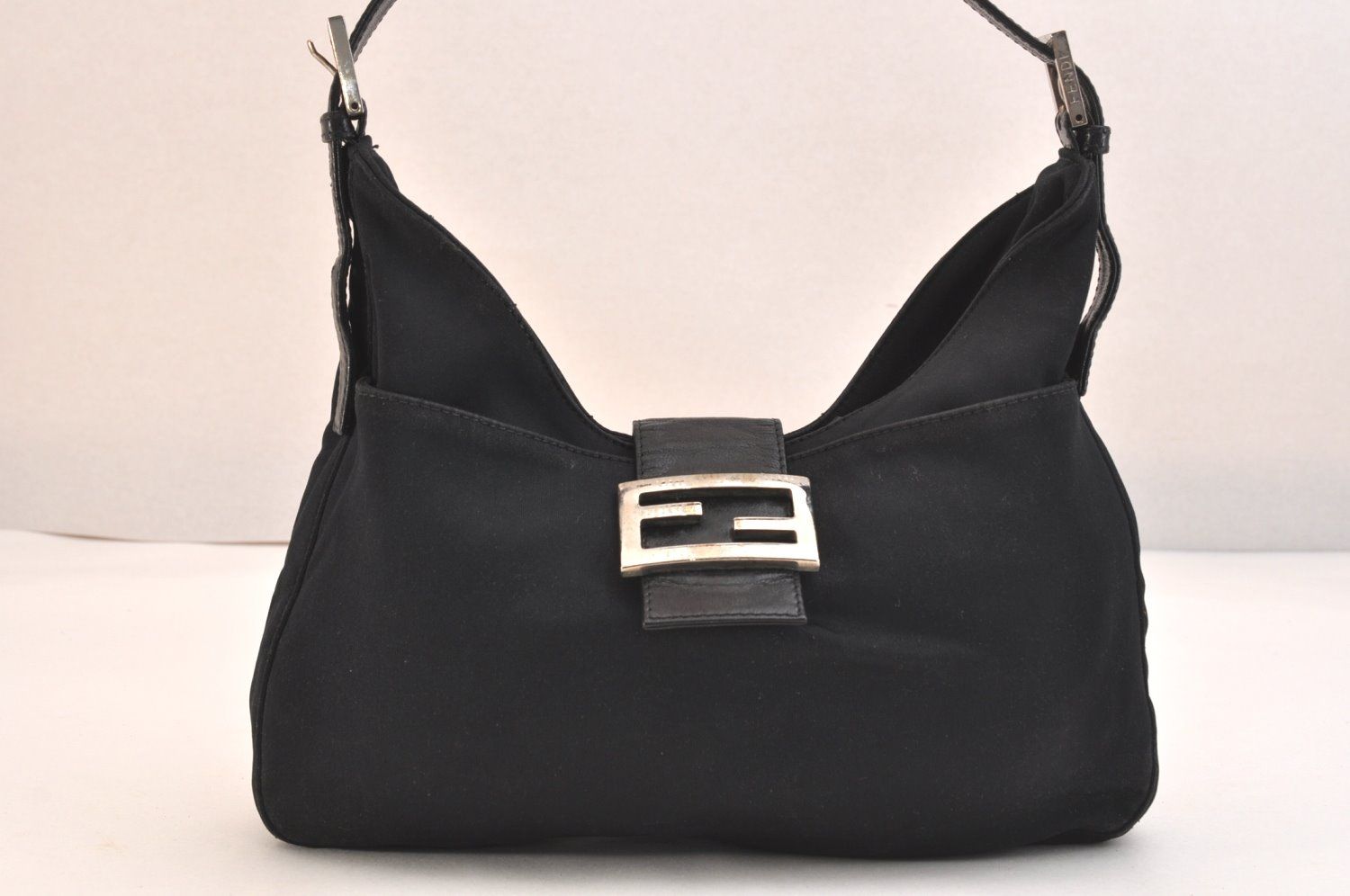 FENDI フェンディ ヴィンテージ ショルダーハンドバッグ 財布 ジャージ レザー ブラック 5086 N