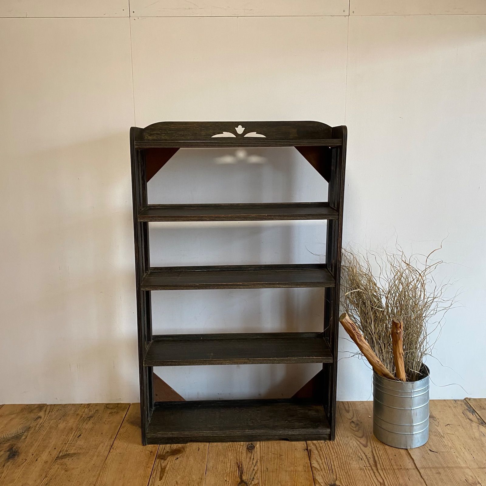 古道具/当時物/木製/無垢材/本棚/透かし彫り/店舗什器/ディスプレイ/③ 楽天市場】3段BOX什器 無塗装 カントリー 茶 什器 店舗備品 サイン