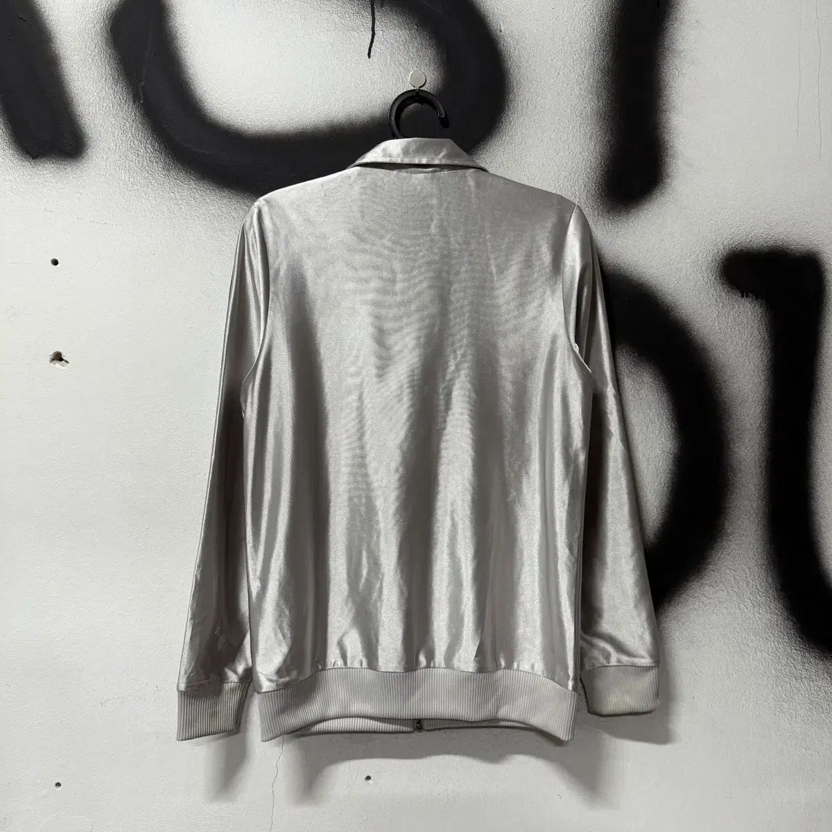 アディダス ファイヤーバード 40周年 リミテッド シルバー ジャージ ジャケット