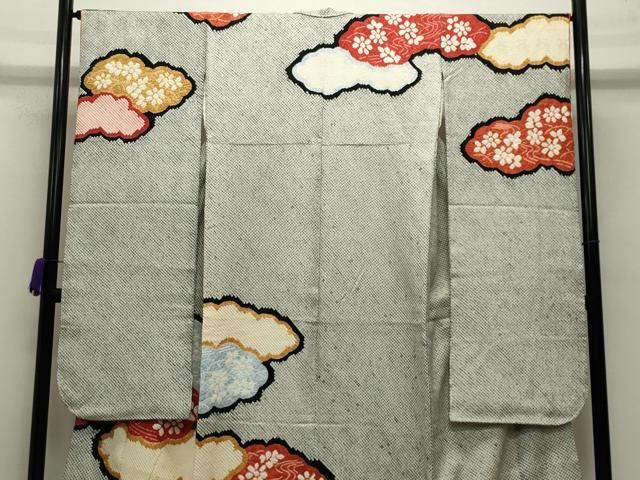 雲重ね流水花文